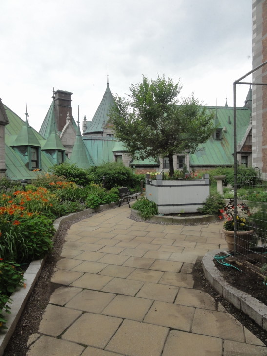 110729_QC_ChateauFrontenacGarden_small