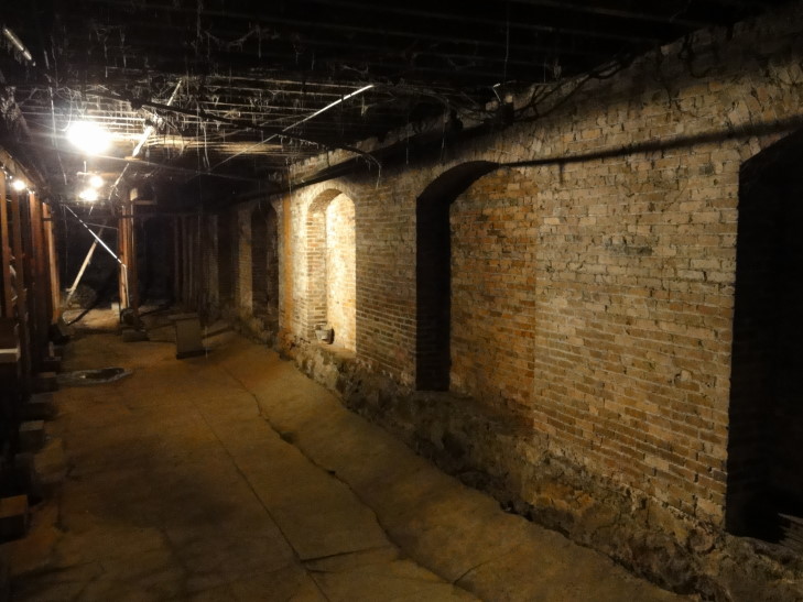 120724_WA_16_UndergroundAlley_small