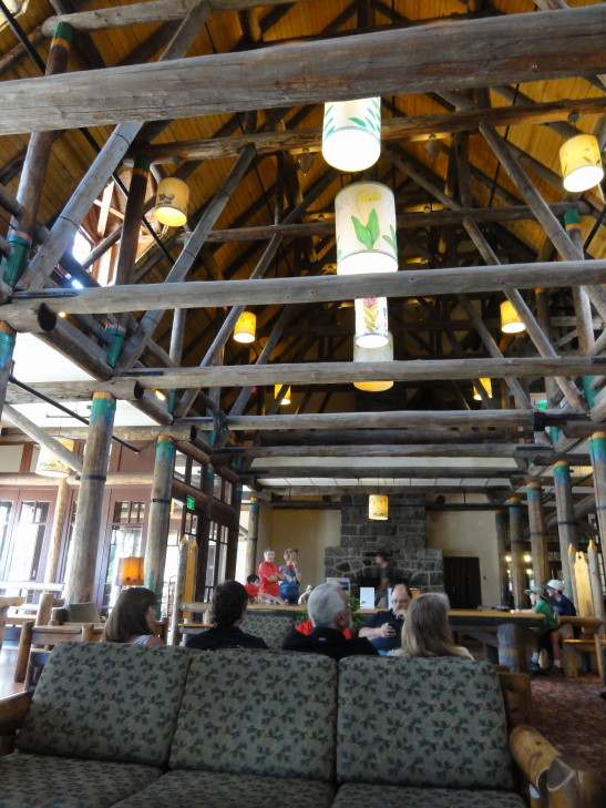 120725_WA_7_ParadiseInnInterior_small