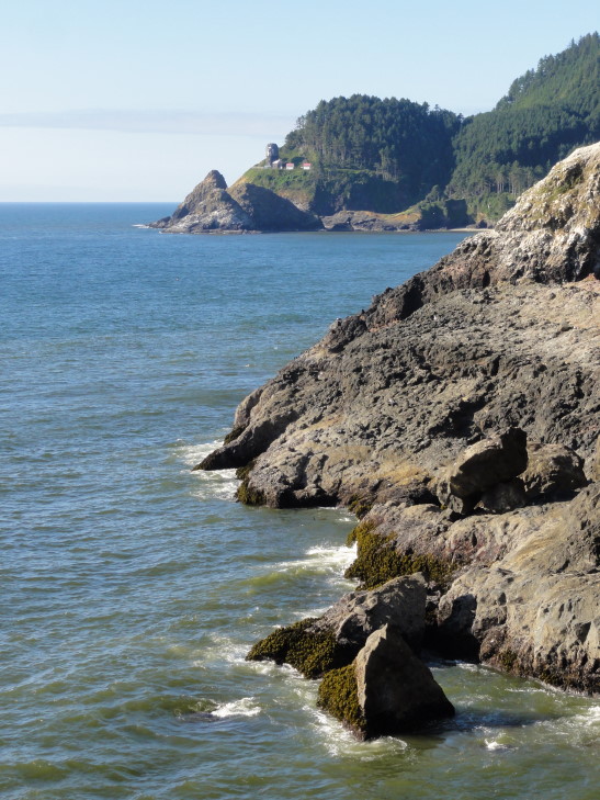 120729_OR_11_SeaLionCavesLighthouseView_small