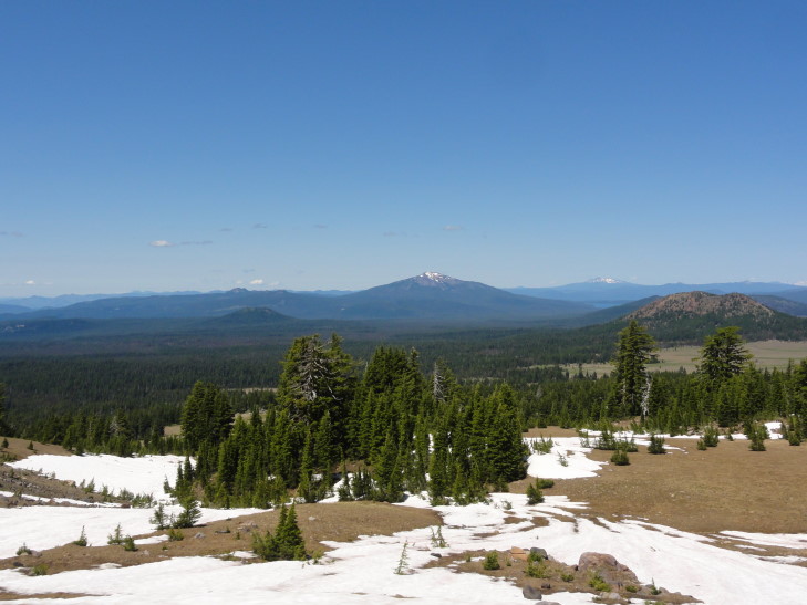 120730_OR_4_CraterLakeDistantPeaks_small