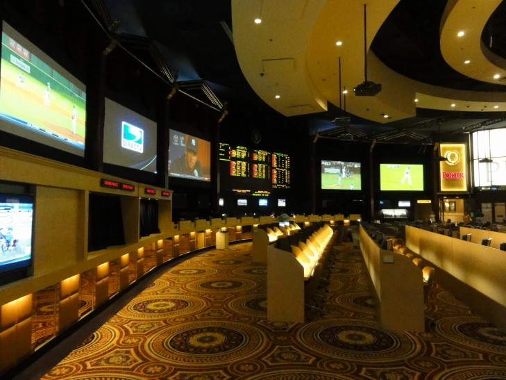 130805_NV_19_CaesarsPalaceSportsBetting_small