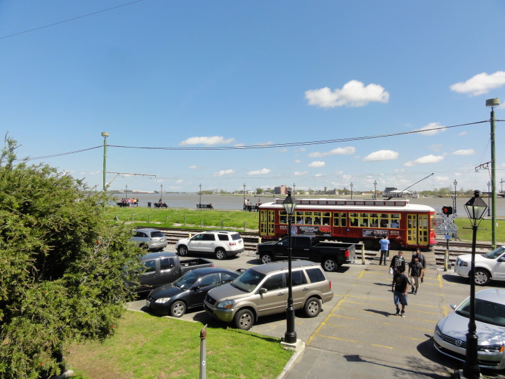 140329_LA_10_StreetCarByRiver_small