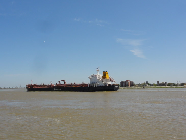 140331_LA_2_MississippiTanker_small