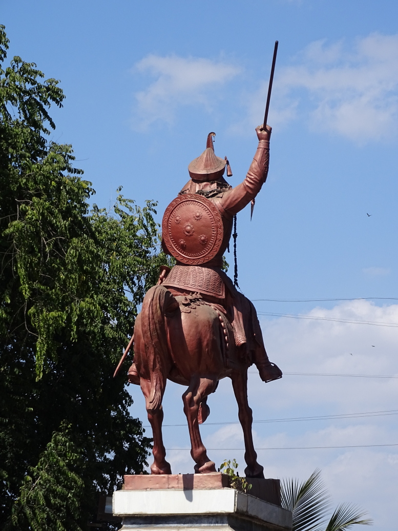 Statue in front of Shaniwarwada