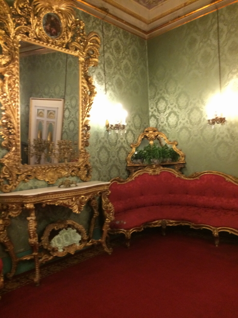A sitting room of the palace.