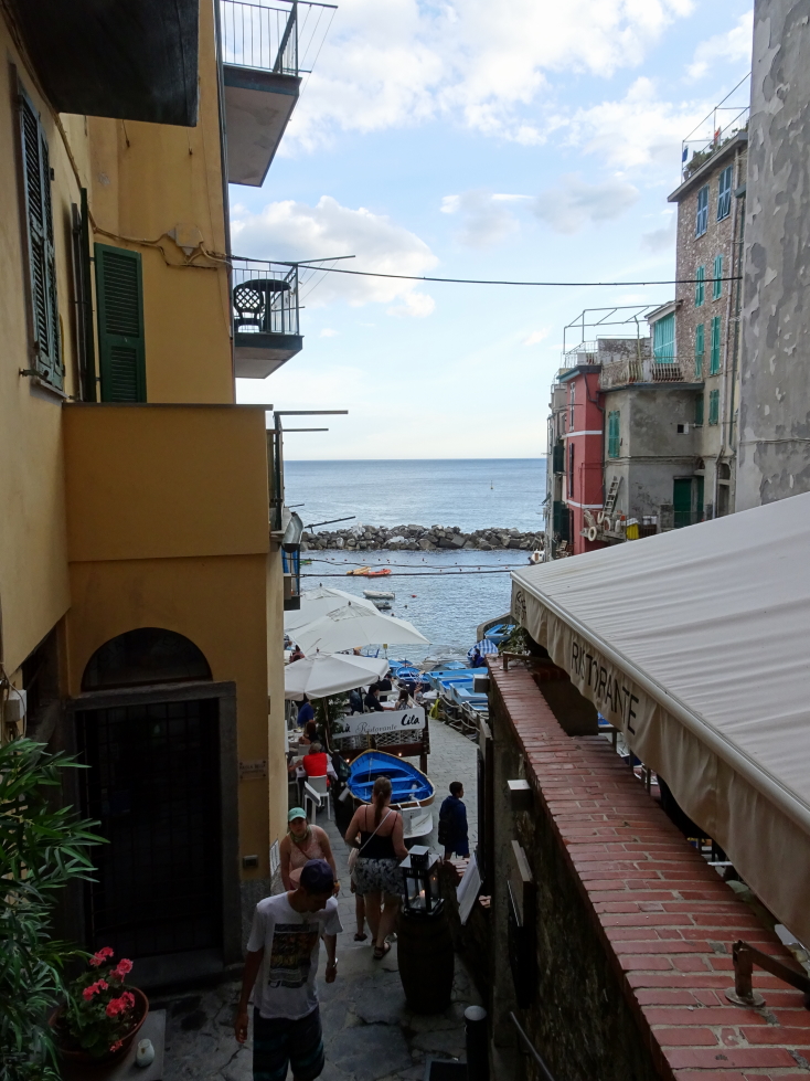 Entrance to Riomaggiore's harbor