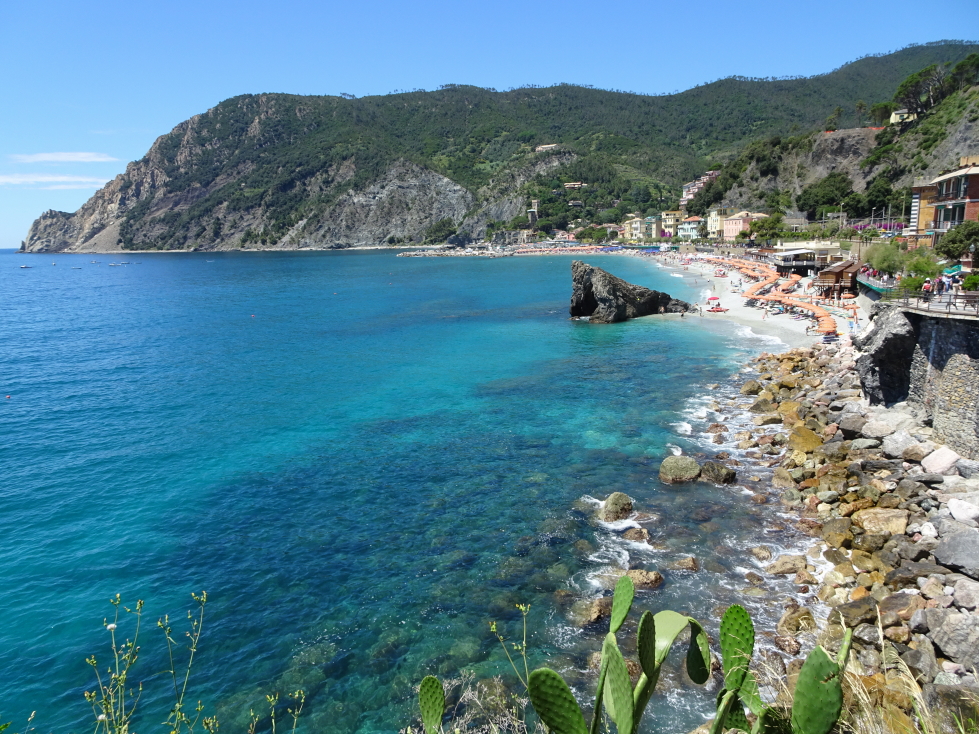 Another view of Monterosso's beach