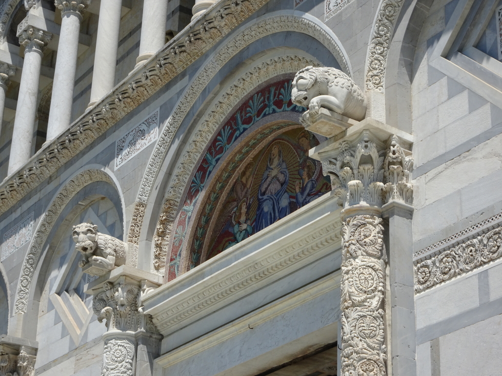 Detail of the cathedral's entrance