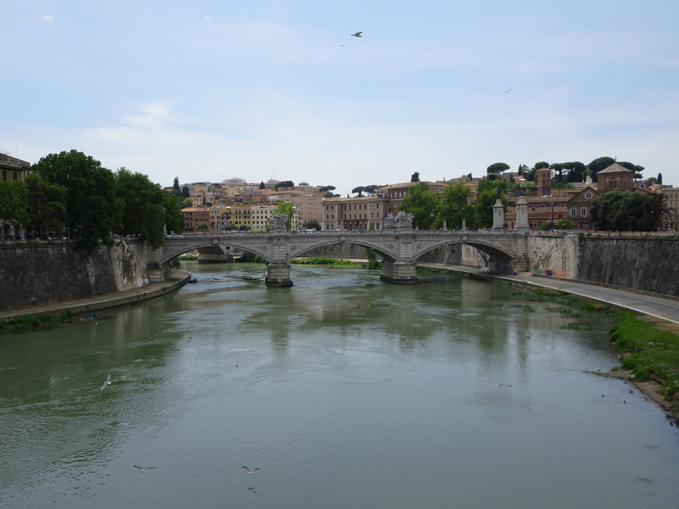 Ponte Vittorio Emanuele II spanning the Tiber