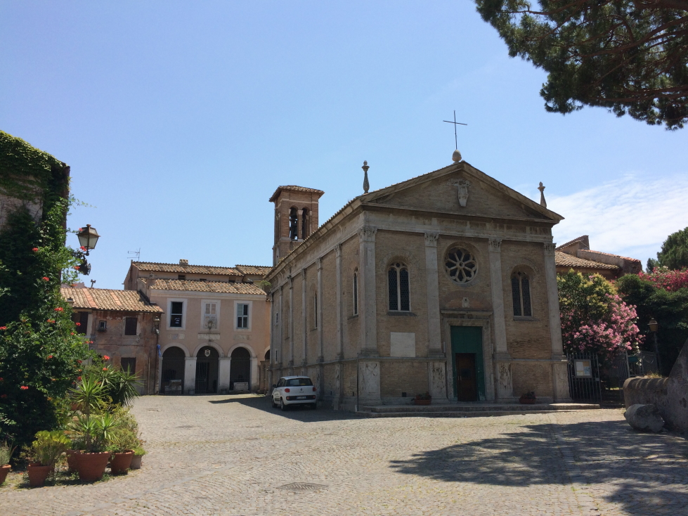 Parrocchia Sant' Aurea, a small church near the papal castle