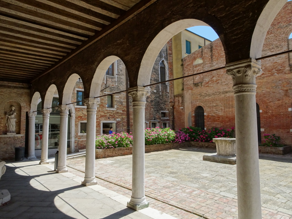 Courtyard behind the Murano museum of glassmaking