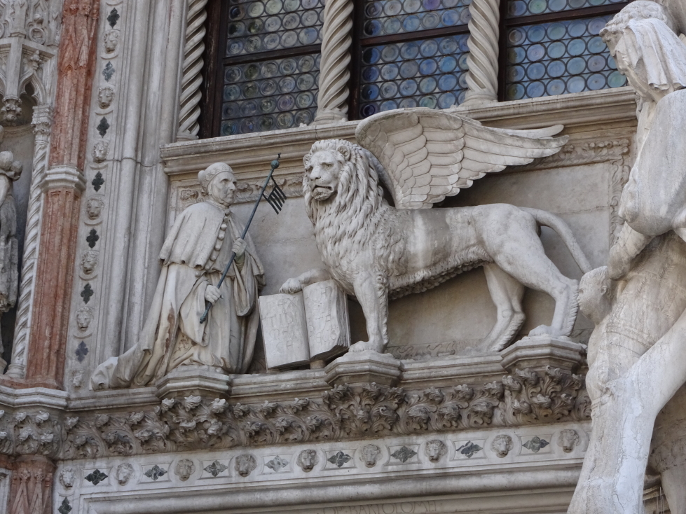 Closeup of sculpture of Porta della Carta between Doge's Palace and the basilica