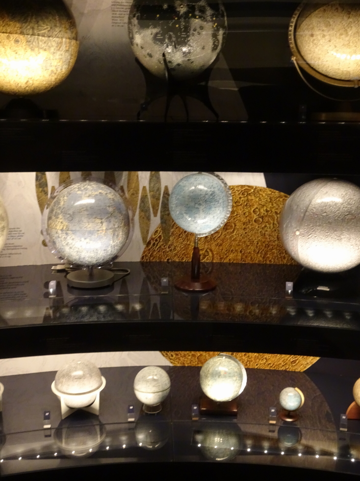 Planetary globes
